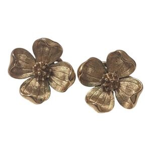 Vintage Crown Trifari Gold Tone Flower Clip On Earrings Textured Floral Jewelry‎